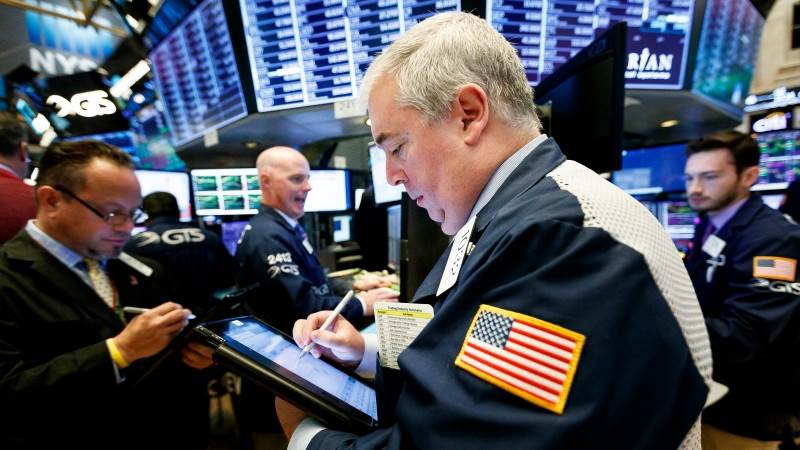 Wall Street opens lower in anticipation of interest rate decision