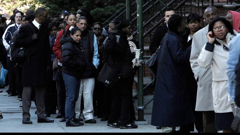 US initial jobless claims down 1,000 to 214,000