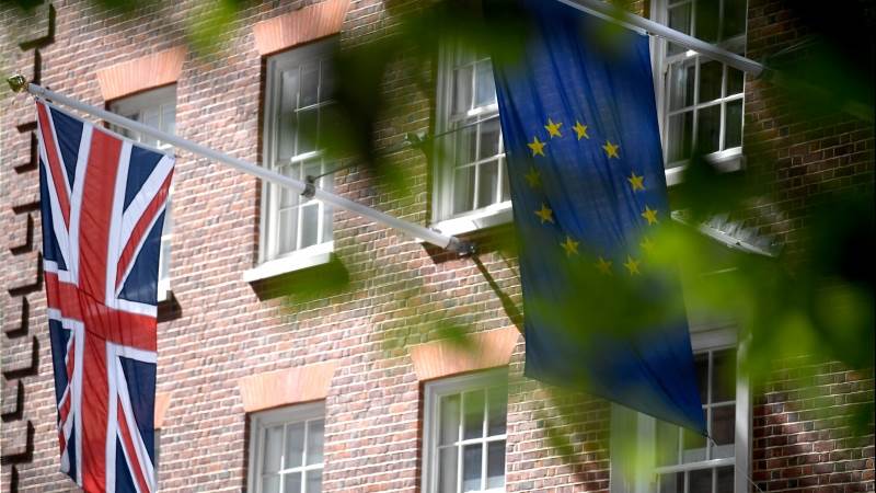 ECB's Lane warns hard Brexit isn't off table