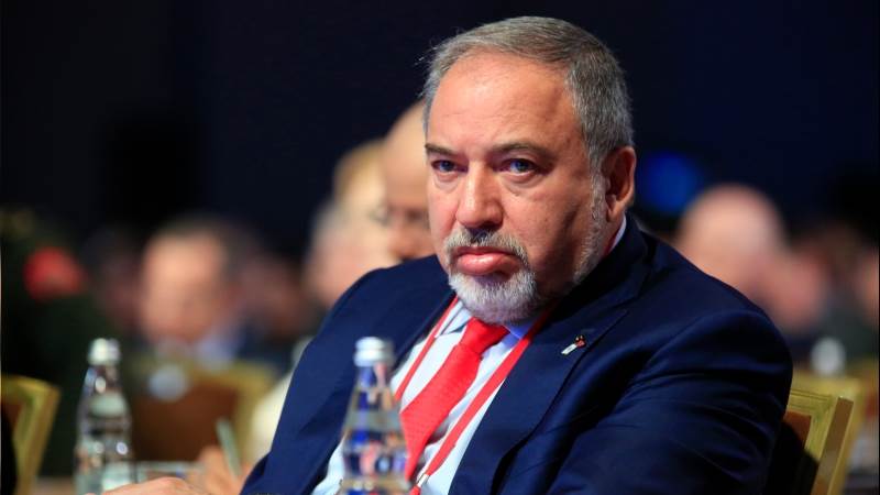 Israeli defense minister steps down after Gaza truce