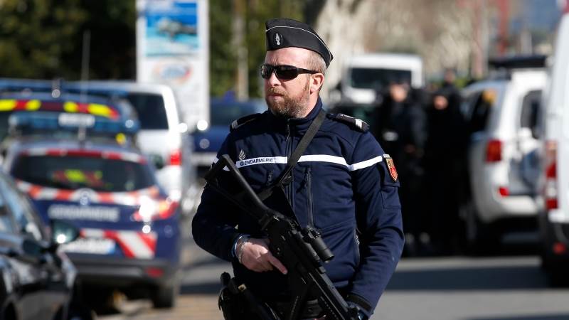 Woman threatens with bomb in south France