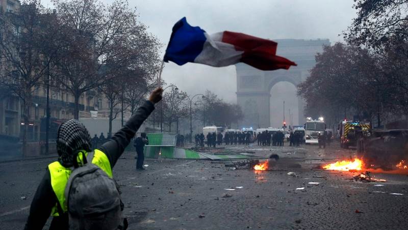At least 270 arrested, 110 injured in Paris protests