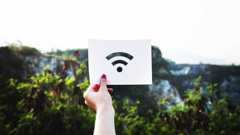 N. Korea unveils mobile device WiFi service