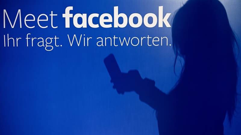 Zuckerberg dismisses accusations FB sold users' data