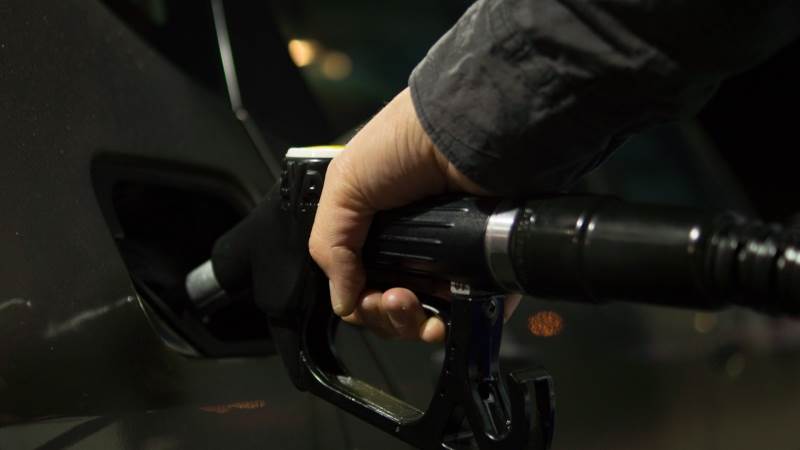 Oil falls over 3% after Al-Falih's remarks