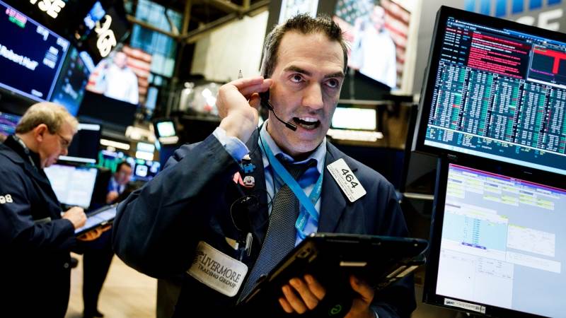 Wall Street opens with losses, Dow falls 400pts at open