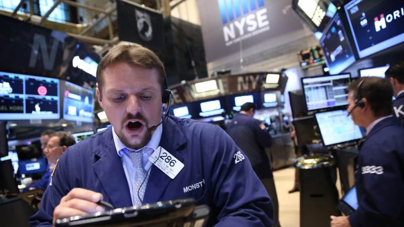 Wall Street closes mixed after Fed report