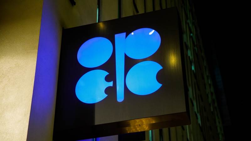 Russia willing to cut output by 150K bpd at most - report