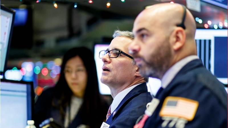 Dow tumbles 600 points in volatile session