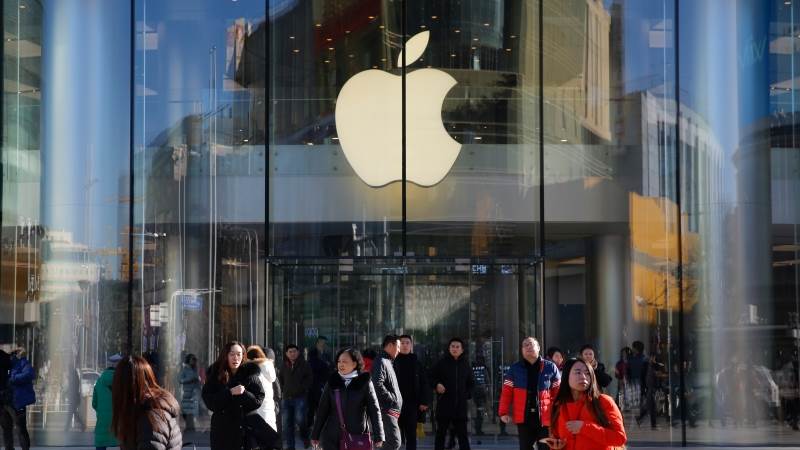 Apple warns of lower revenue in Q1 of 2019