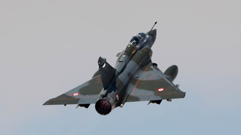 Mirage fighter jet goes off radar in France