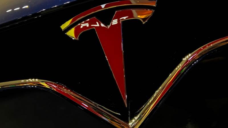 Tesla Summon+ feature to launch 'in a few weeks'