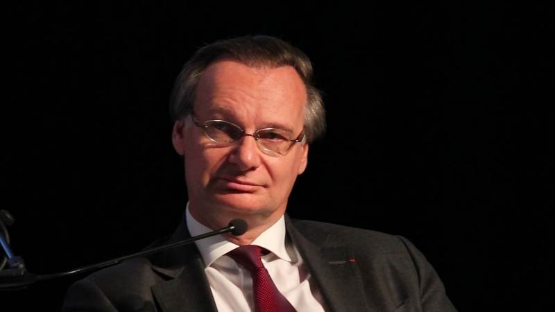 Accenture CEO quits post over health concerns