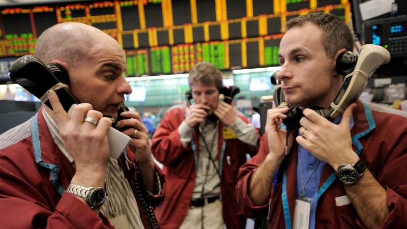 Oil pares gains to trade substantially in red
