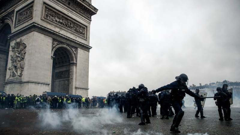 Over 100 Yellow Vests arrested in Paris