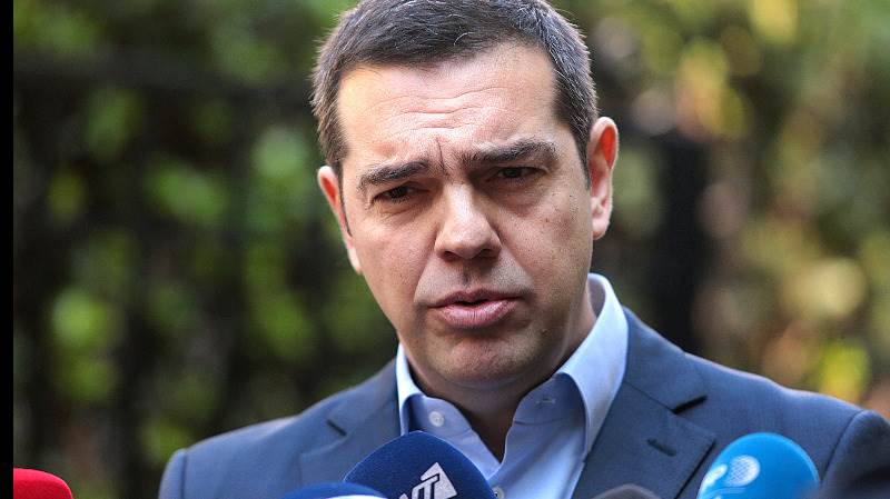Tsipras calls confidence vote after minister resigns