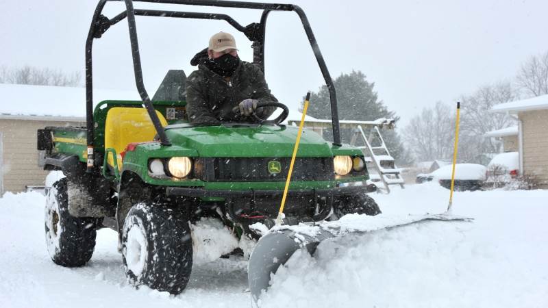 Massive snowstorm hits US Midwest, East Coast
