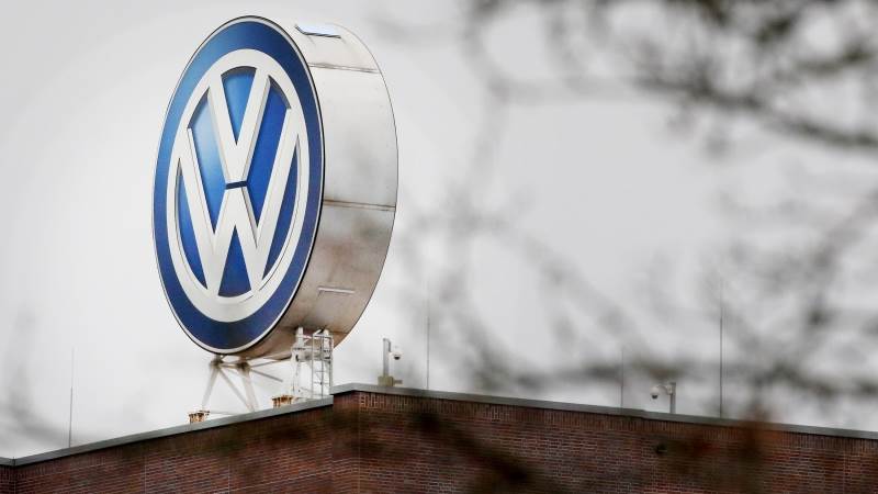 VW to invest $800M in US factory to make e-cars