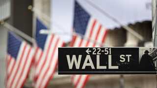 US markets turn to losses after disappointing data