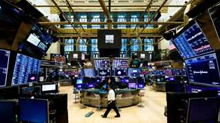 US opens mostly higher as markets start rebound