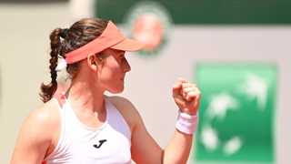 Zidansek reaches French Open SFs after beating Badosa