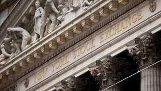 Dow falls by over 250 pts amid inflation concerns