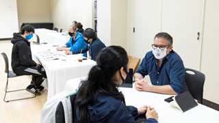 US initial jobless claims down by 7,000 to 411,000