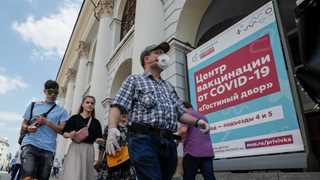 Russia sees record 780 daily COVID-19 deaths