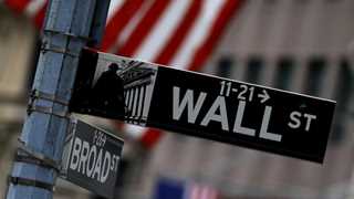 Dow Jones closes 550 points in green