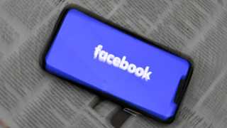 US users report Facebook connection issues