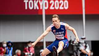 Warholm breaks 400m hurdles world record