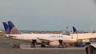 United Airlines mandates COVID vaccines for all employees – report