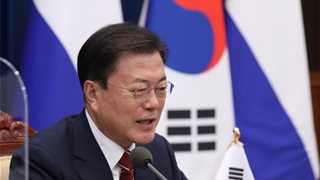 Moon vows to back S. Korea’s first home-grown jab