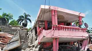 Death toll of Haiti earthquake surpasses 700