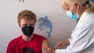 Germany allows adolescents to get jabs