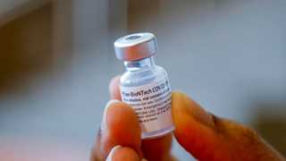 WH to call for third COVID vaccine shot – report