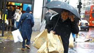 UK retail sales down by 2.5%