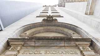 US shares rise slightly premaket ahead of data