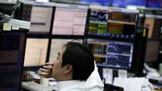 Asian stocks fall amid COVID worries