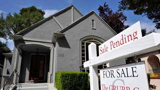 Pending home sales in US slide 1.8% in July