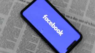 Facebook to reduce News Feed political content – report