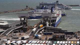 UK trade deficit up to £4.9B in quarter to July