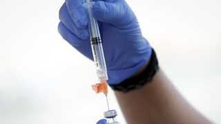 60% of US voters support COVID vaccine mandate – poll