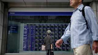 Asia trades mostly lower after PBoC holds rates