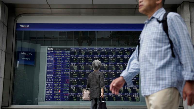 Asian stocks dip amid virus fears