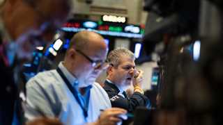 Dow plunges 550 pts amid debt stalemate, bond yield hike