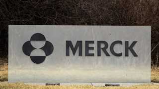 Merck-Ridgeback COVID drug cut hospitalizations, deaths by 50%