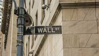 US closes higher amid debt ceiling talks