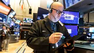 Wall Street kicks off lower despite positive jobs data