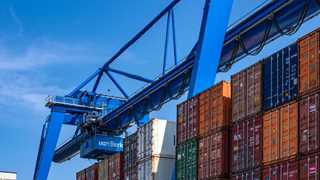 US trade deficit jumps 9.2% to $96.3B in September